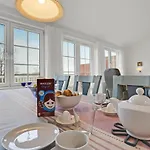 3 Bedroom Beautiful In *